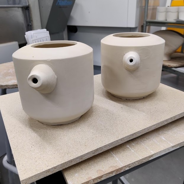 Teekannu joining - joining body, handle and spout with slip